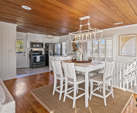 Make memories around the table during your vacation.