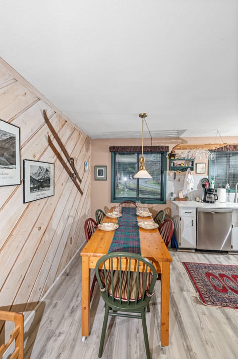 This bright kitchen is a great spot to make a family meal! 