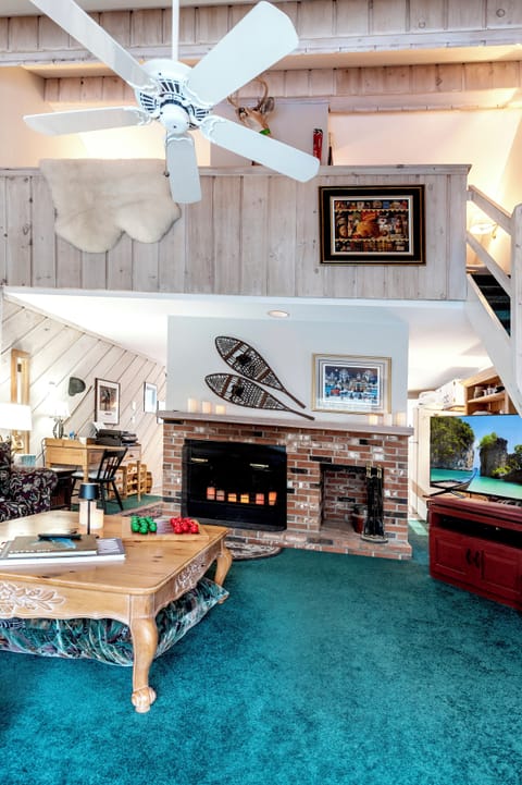 Comfortable open living room 