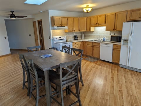 649f4586-015f-4425-9afb-10187f6f3707