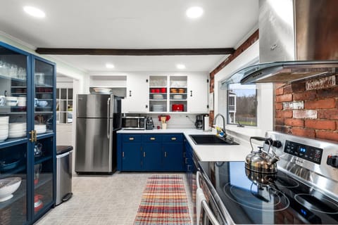 Fully equipped kitchen