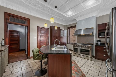  Get ready to cook up a storm in this stunning kitchen with a state-of-the-art stove top oven!  Whip up your favorite meals and unleash your inner chef! #KitchenGoals #CookingPassion #HomeSweetHome