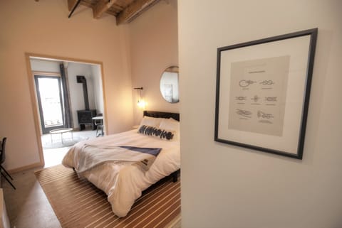 Unit with King size bed