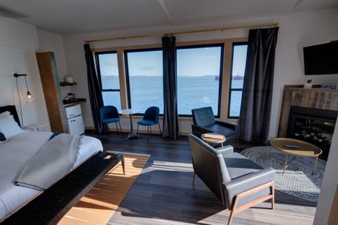 Unit with King size bed