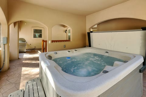 Welcome To Mountain Paradise - Private Hot Tub!