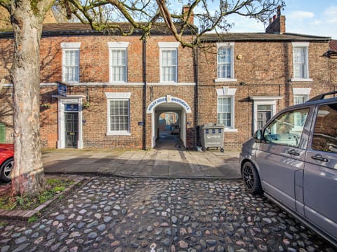 Exterior | Buttercup Cottage - Ridley House, Yarm