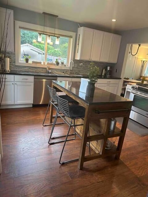 Kitchen with Breakfast Island