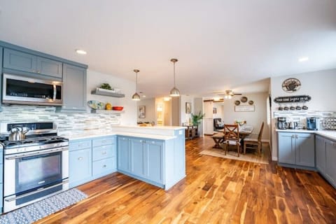 Fully equipped kitchen with gadgets like mixer, air fryer, instant pot &crockpot