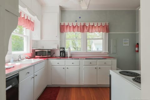 Full Kitchen Main Home