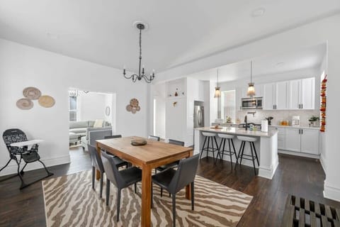 Gather around this exquisite dining room table and chairs for an unforgettable dining experience. ️✨ #DiningRoomGoals #ElegantLiving #FamilyTime