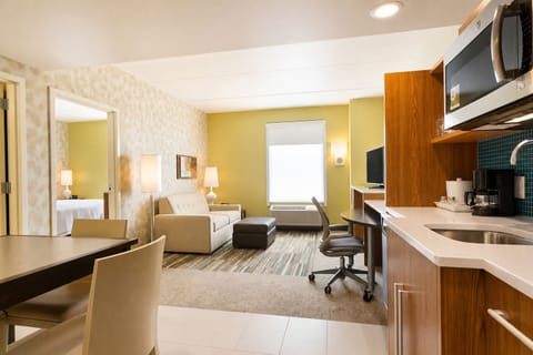 Start mornings with easy coffee and snacks from your kitchenette.
