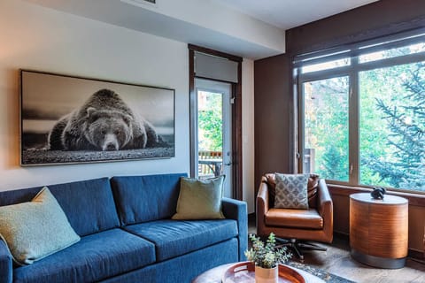 Cozy & Intimate Living Area