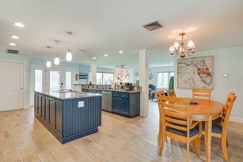 Kitchen | Cooking Basics | Coffee Maker | Paper Towels/Trash Bags Provided