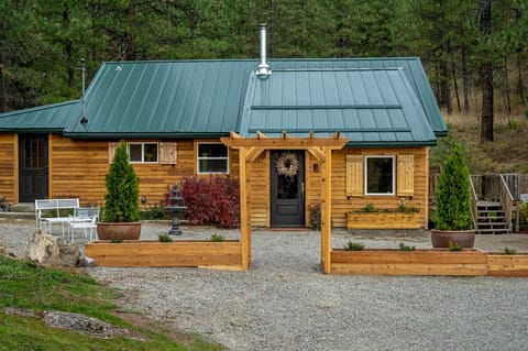 Welcome to Rathdrum Mountain Guest House!