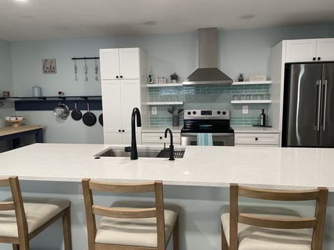 Kitchen is a gourmet chef's dream kitchen ... filtered drinking water.