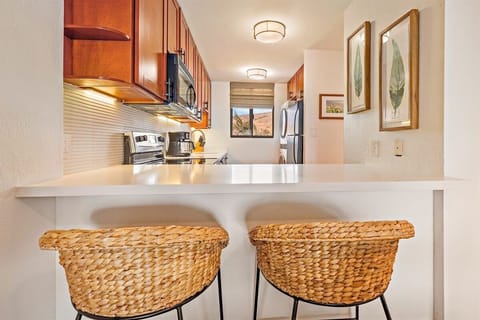 Start your day right at our cozy breakfast bar! Perfect for coffee and planning your island adventures.