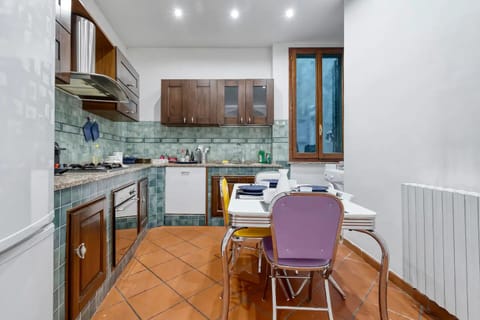 Spacious, fully furnished and equipped kitchen: microwave, coffee machine, etc. 