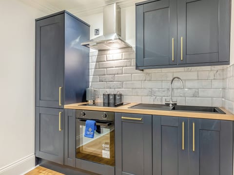 Kitchen | Blossom Apartment - Ridley House, Yarm