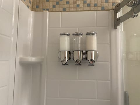 Shampoo, conditioner.