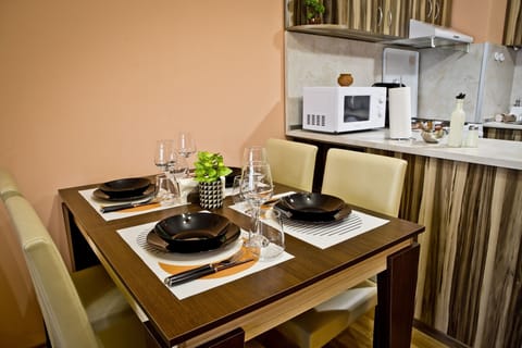 Dining table - plates, glasses, cutlery