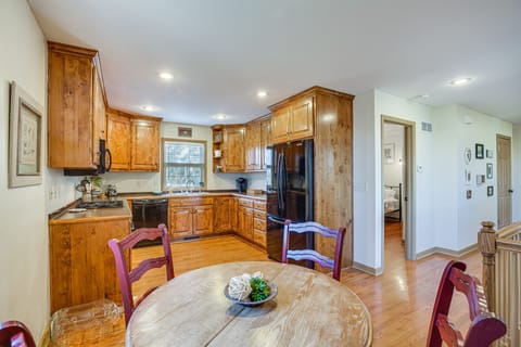 Liberty Vacation Rental | 2BR | 1BA | 1,000 Sq Ft | Stairs to Access