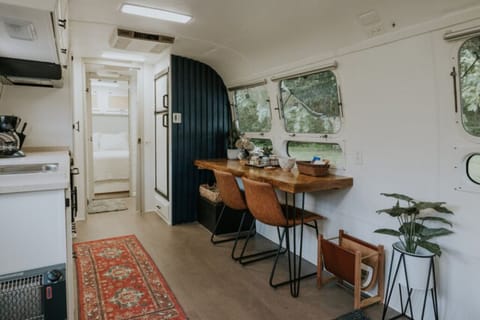 15600ef7-165e-425a-bc8b-a5e56599859f