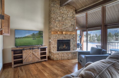 Living Room with Gas Fireplace