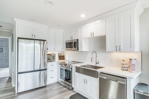 Kitchen | Keurig Coffee Maker | Toaster Oven | Cooking Basics