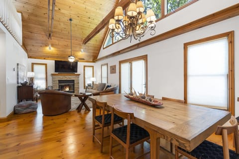 Cabin W/Hot Tub on Table Rock Lake
