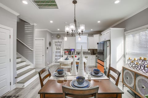 Dining Area | Dishware/Flatware | 1st Floor