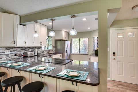 Kitchen | Dishware/Flatware Provided | Cooking Basics