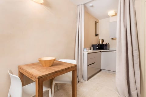 Kitchen area, dining area