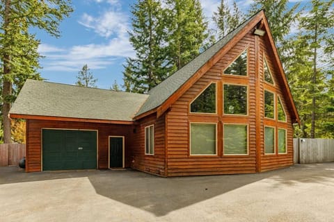 Cabin Front with Drive thru driveway 