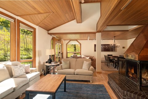 Indoors, Architecture, Furniture, Living Room, Room