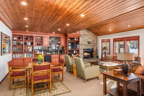 Indoors, Furniture, Living Room, Home Decor, Table