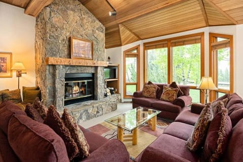 Furniture, Indoors, Living Room, Fireplace, Couch