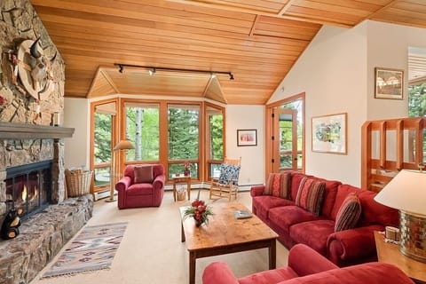 Indoors, Furniture, Living Room, Room, Home Decor