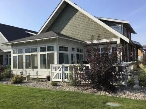 Gated back yard w BBQ and seating