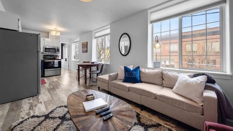 #StayInMyDistrict #EntireHome #BookDirect