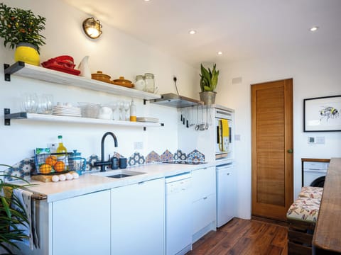 Interior | Sunrise Cabin, East Ilsley