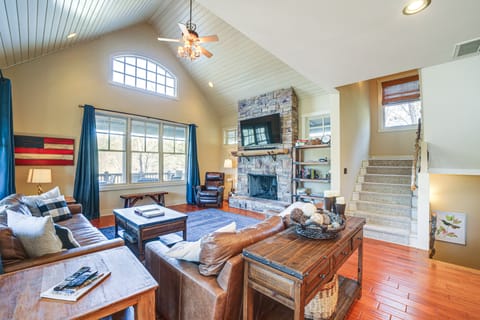 Cashiers Vacation Rental | 4BR | 4.5BA | 3,000 Sq Ft | 4 Steps Required