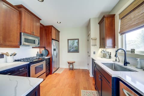 Kitchen | Cooking Basics | Keurig/Drip Coffee Maker | Trash Bags/Paper Towels