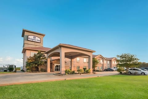 Arrive with ease to a welcoming entrance and easy parking.