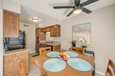 Dining Area | Dishware & Flatware Provided