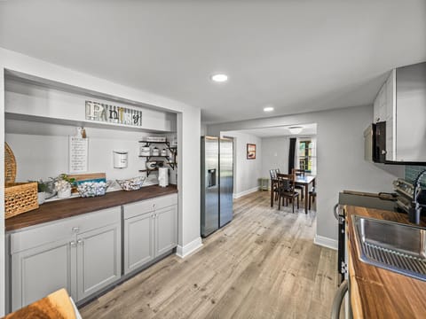 Updated Kitchen with Stainless Steel Appliances