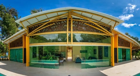 Villa Bambu - Large Saltwater Pool, Private Stay (1018)