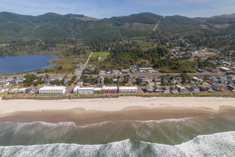 Welcome to the Sea Haven Motel Unit 7. We hope we get to host you at this Rockaway Beach rental. Please reach out with any questions.