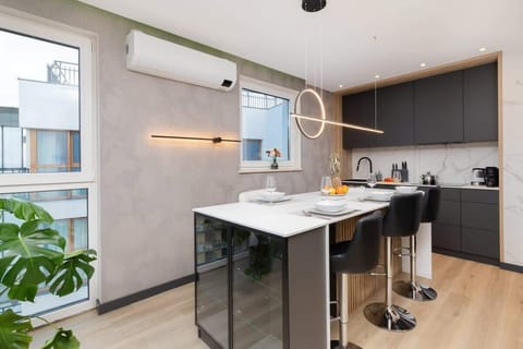 Dining room and equipped kitchenette