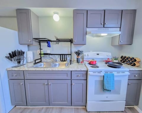 Fully Stocked Kitchen with cookware, knife set, spice rack and more! 