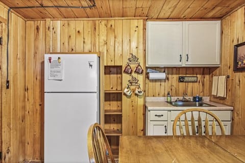 the_guest_cabin_0951_l5ve5e